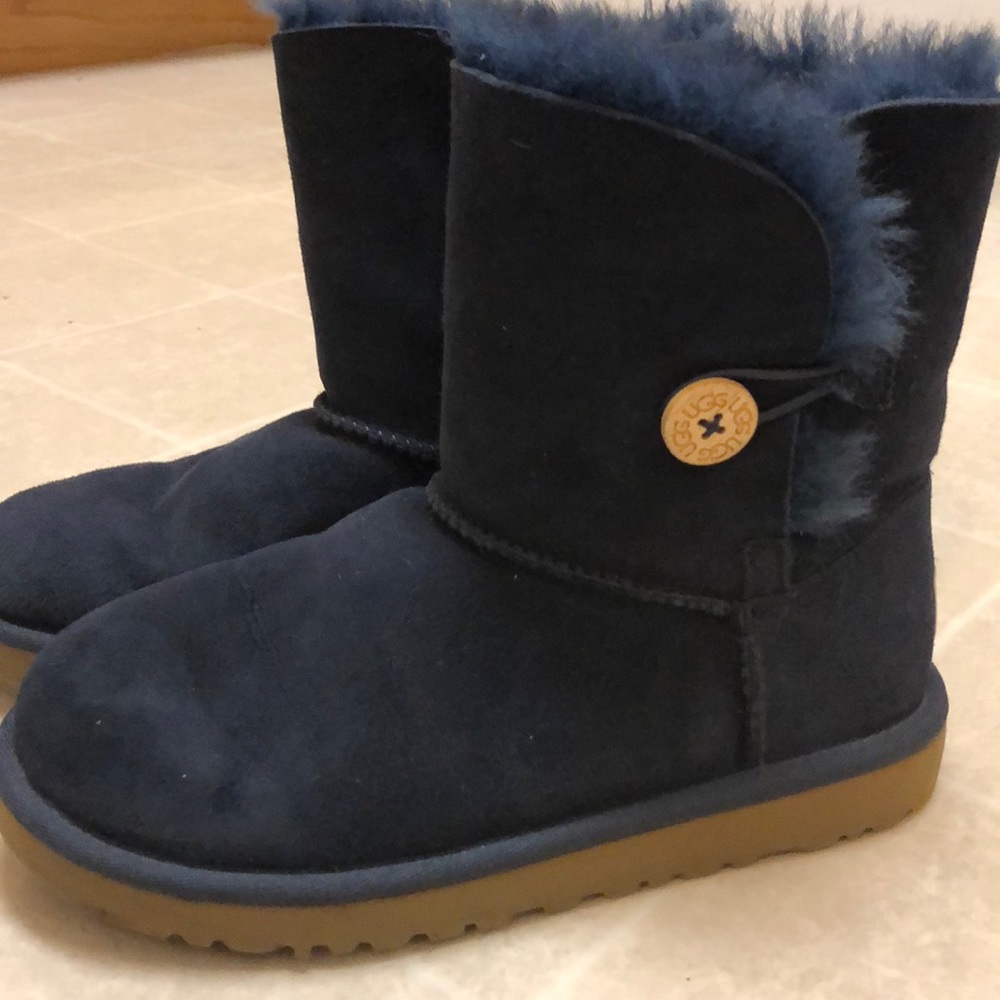 NAVY UGG BOOTS